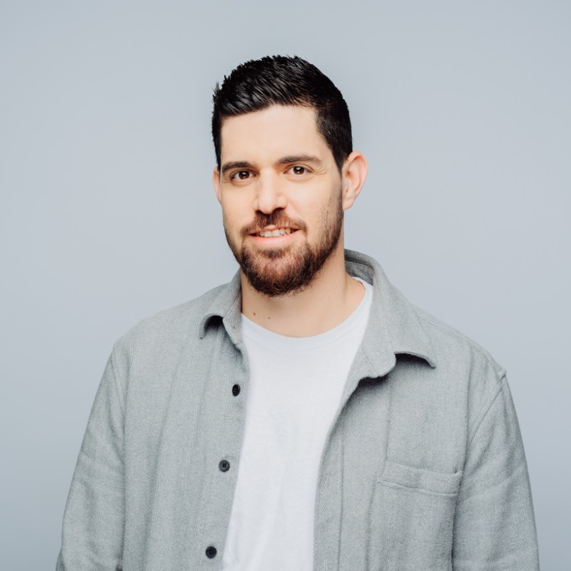 Lior Zagury headshot